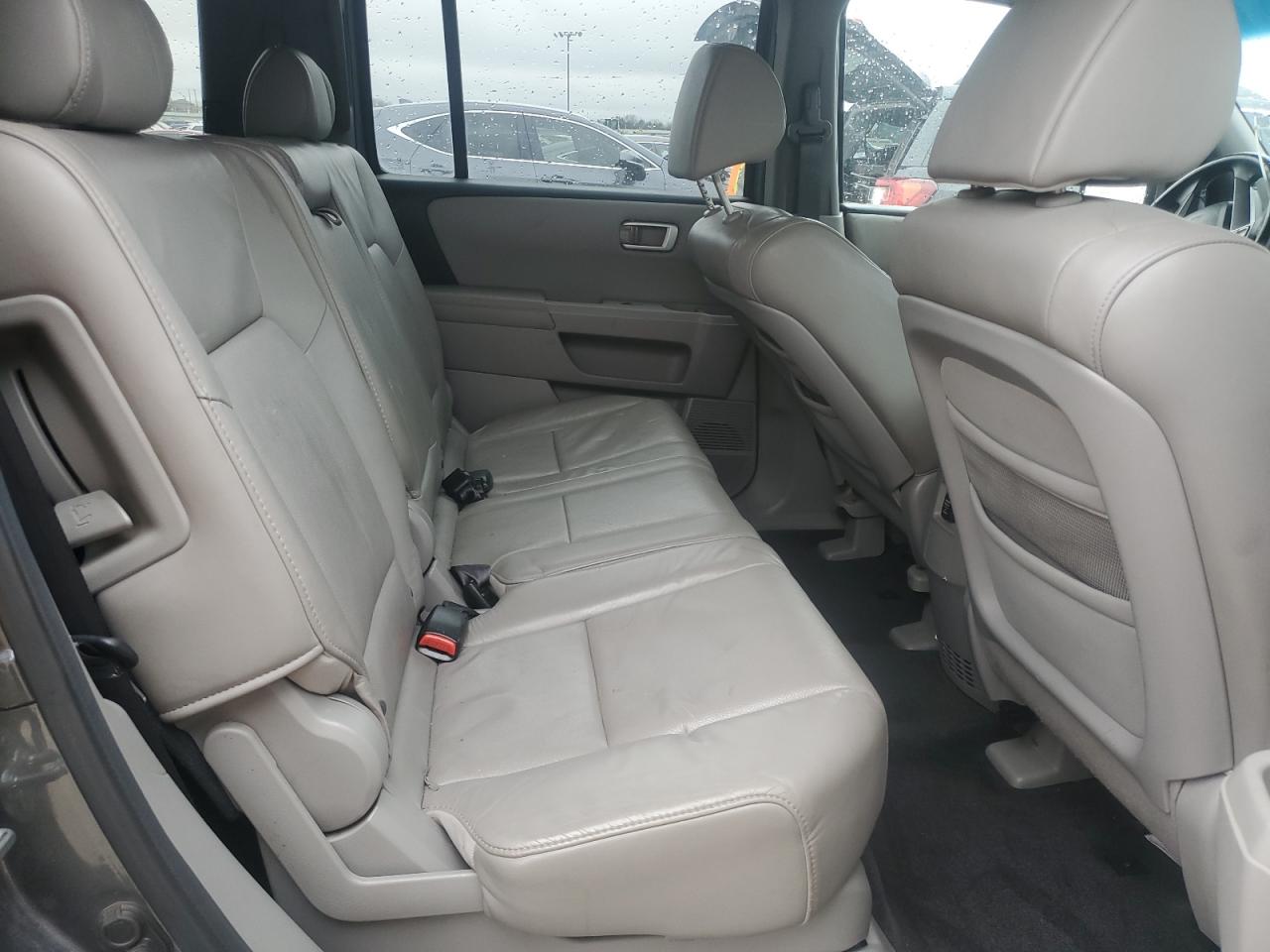2010 Honda Pilot - Image 10