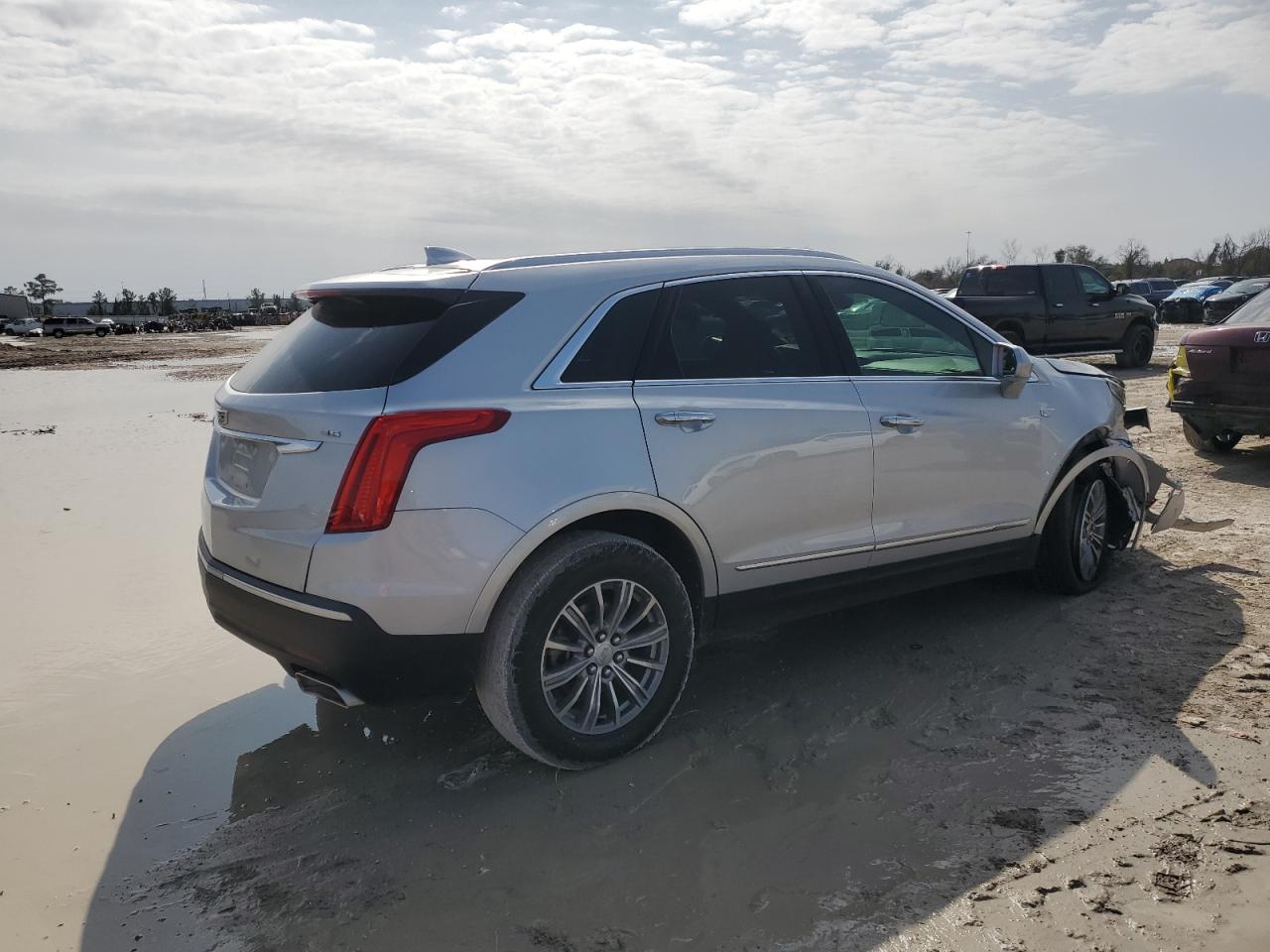2017 Cadillac XT5 - Image 3