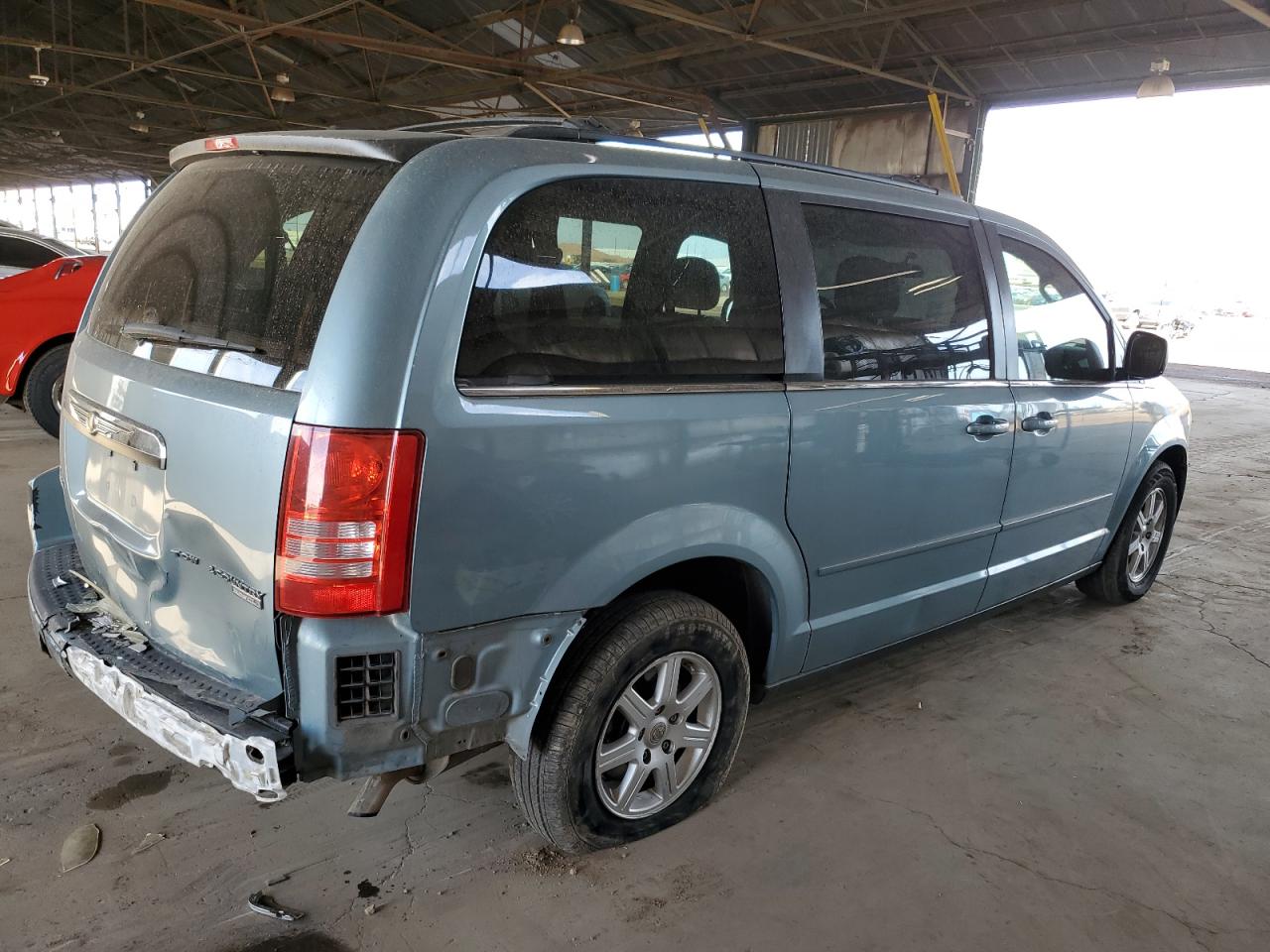 2010 Chrysler Town & Country - Image 3