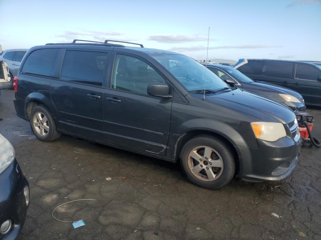 2012 Dodge Caravan - Image 4