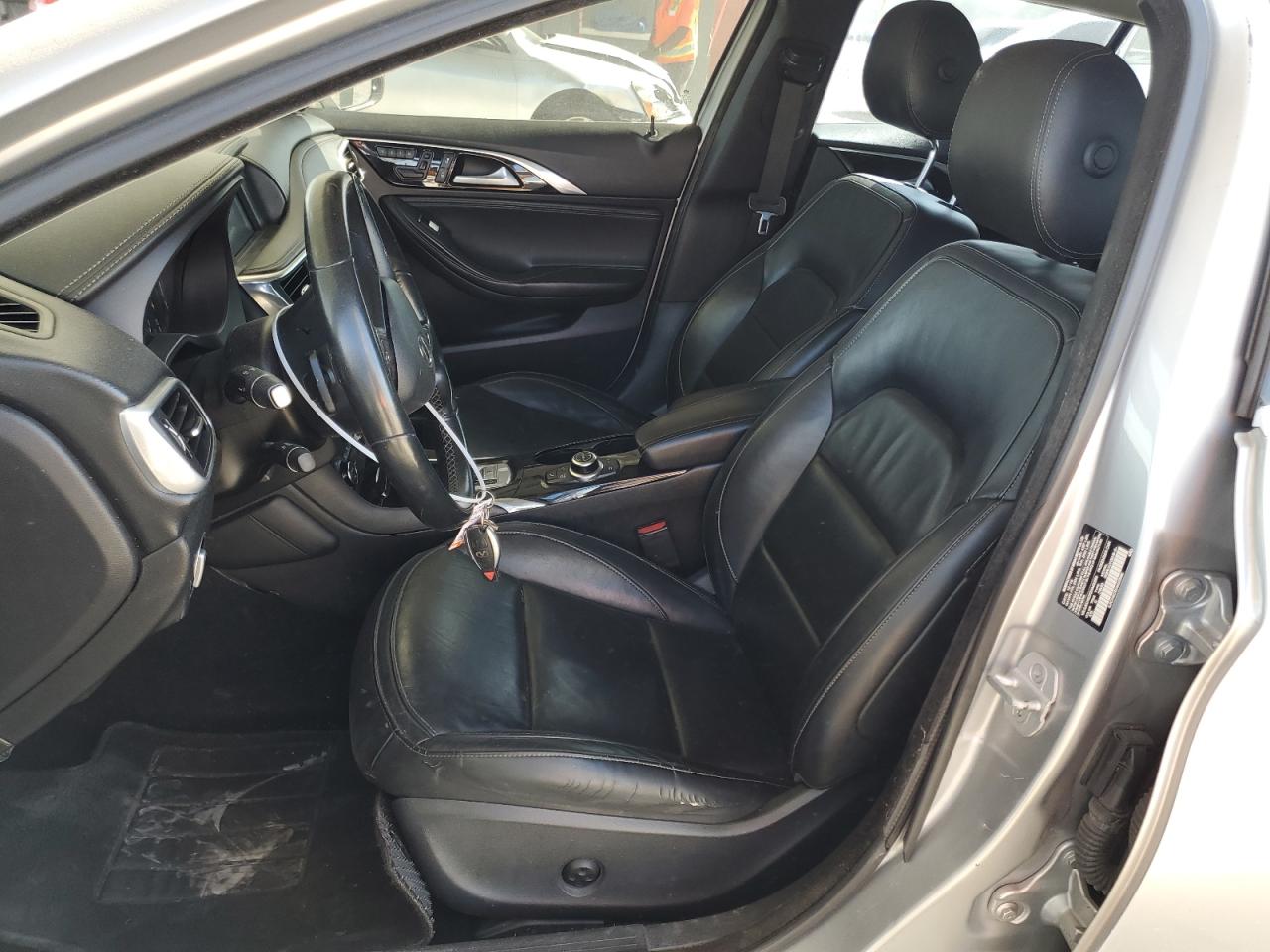 2017 Infiniti QX30 - Image 7