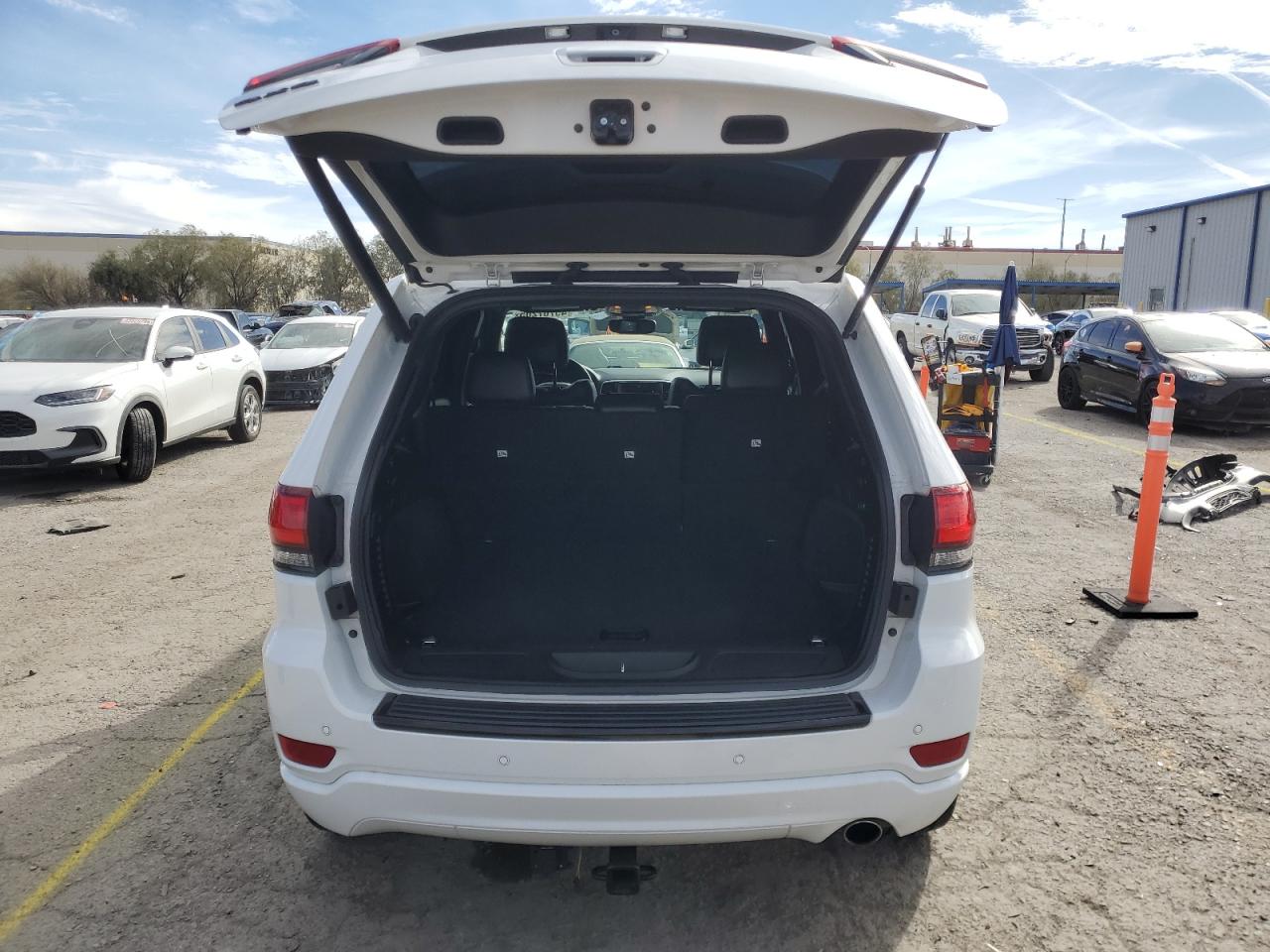 2018 Jeep Grand Cherokee - Image 6