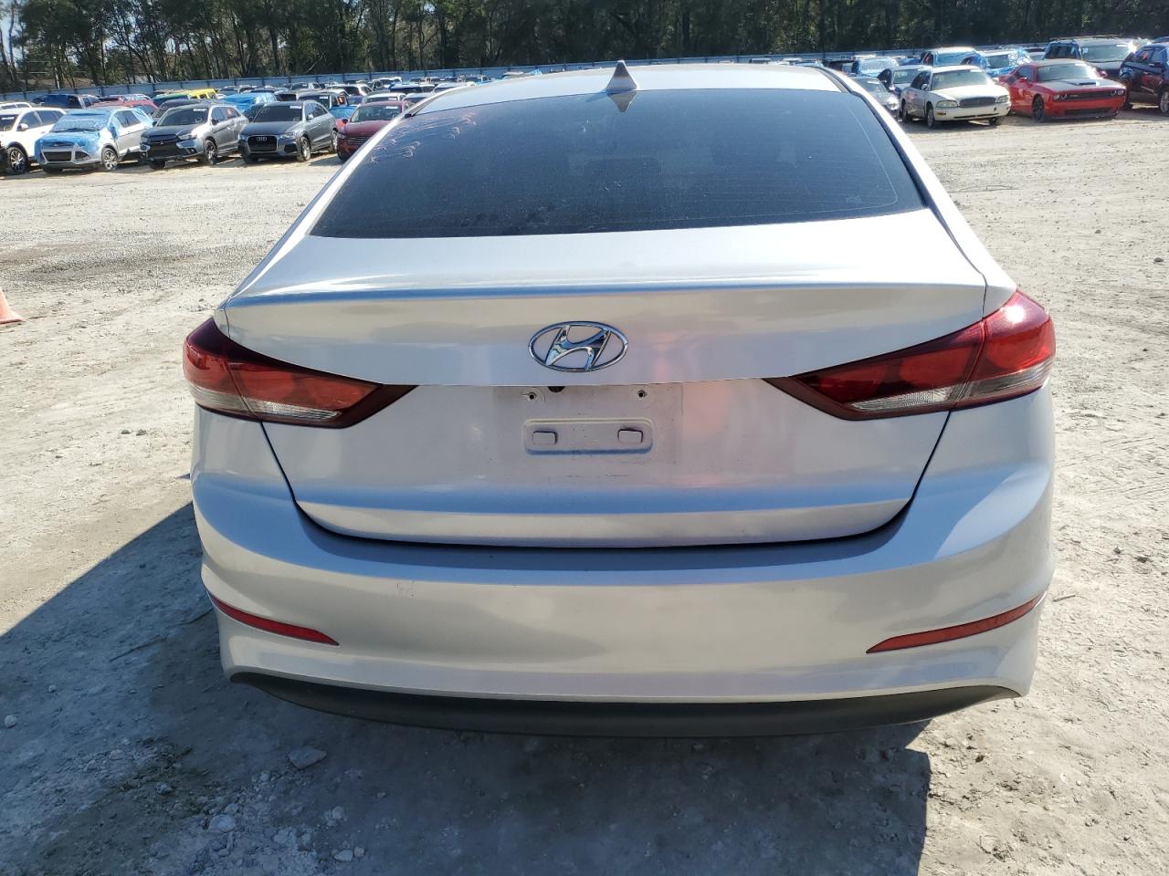 2018 Hyundai Elantra - Image 6