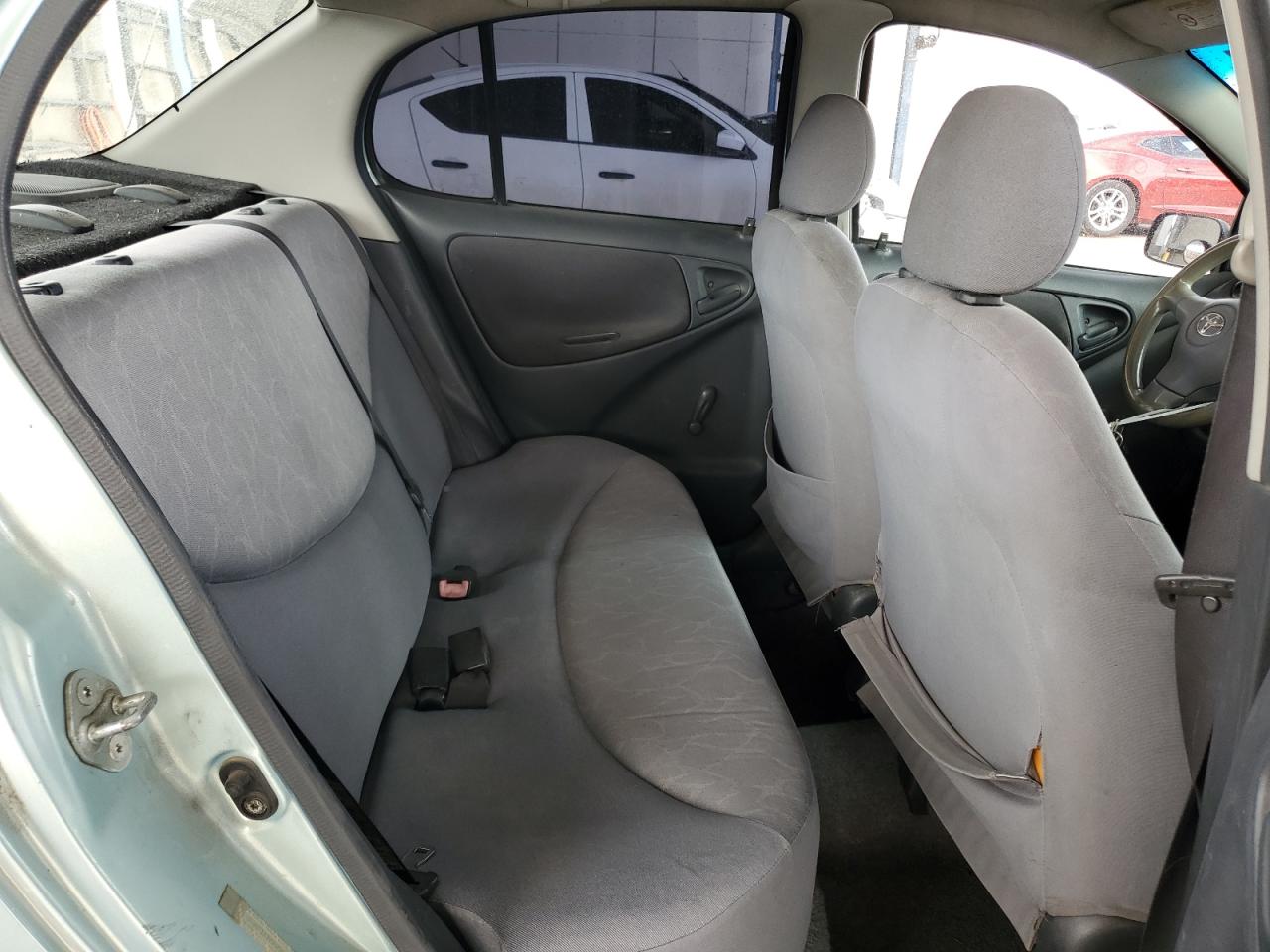 2003 Toyota Echo - Image 10