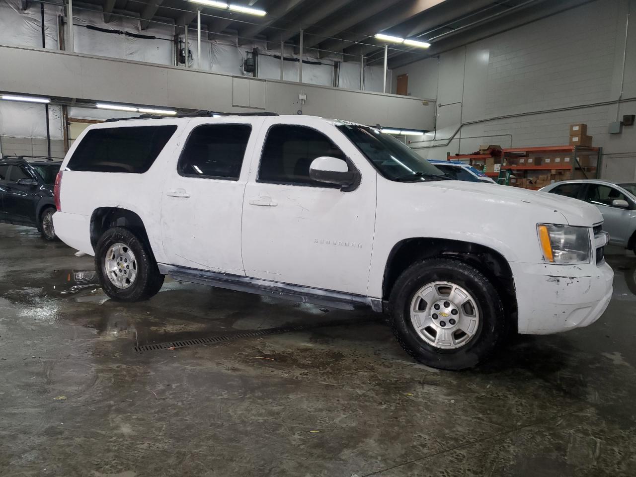 2012 Chevrolet Suburban - Image 4