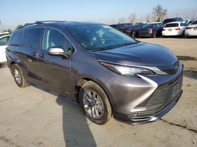 2021 TOYOTA SIENNA LE