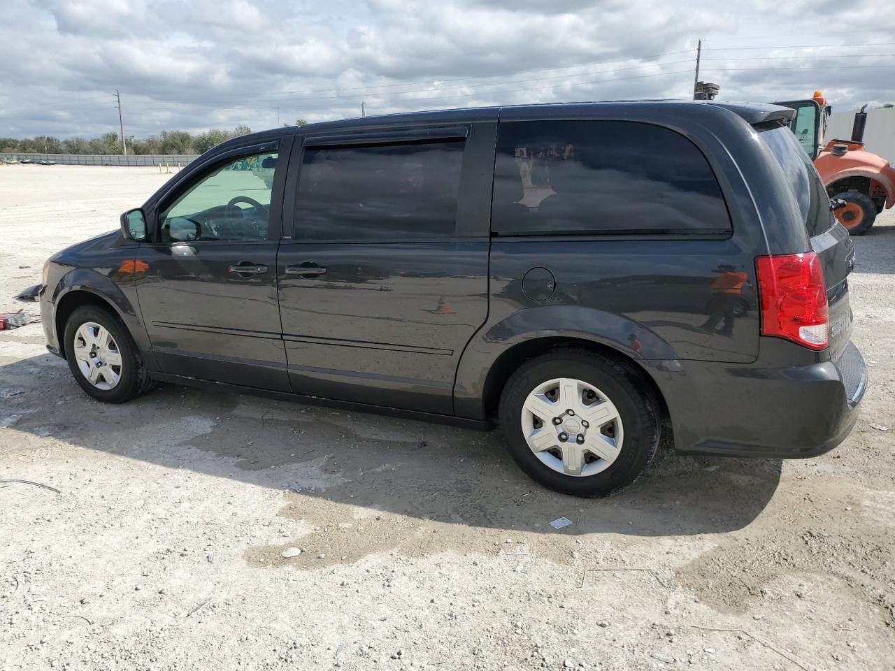 2012 Dodge Caravan - Image 2