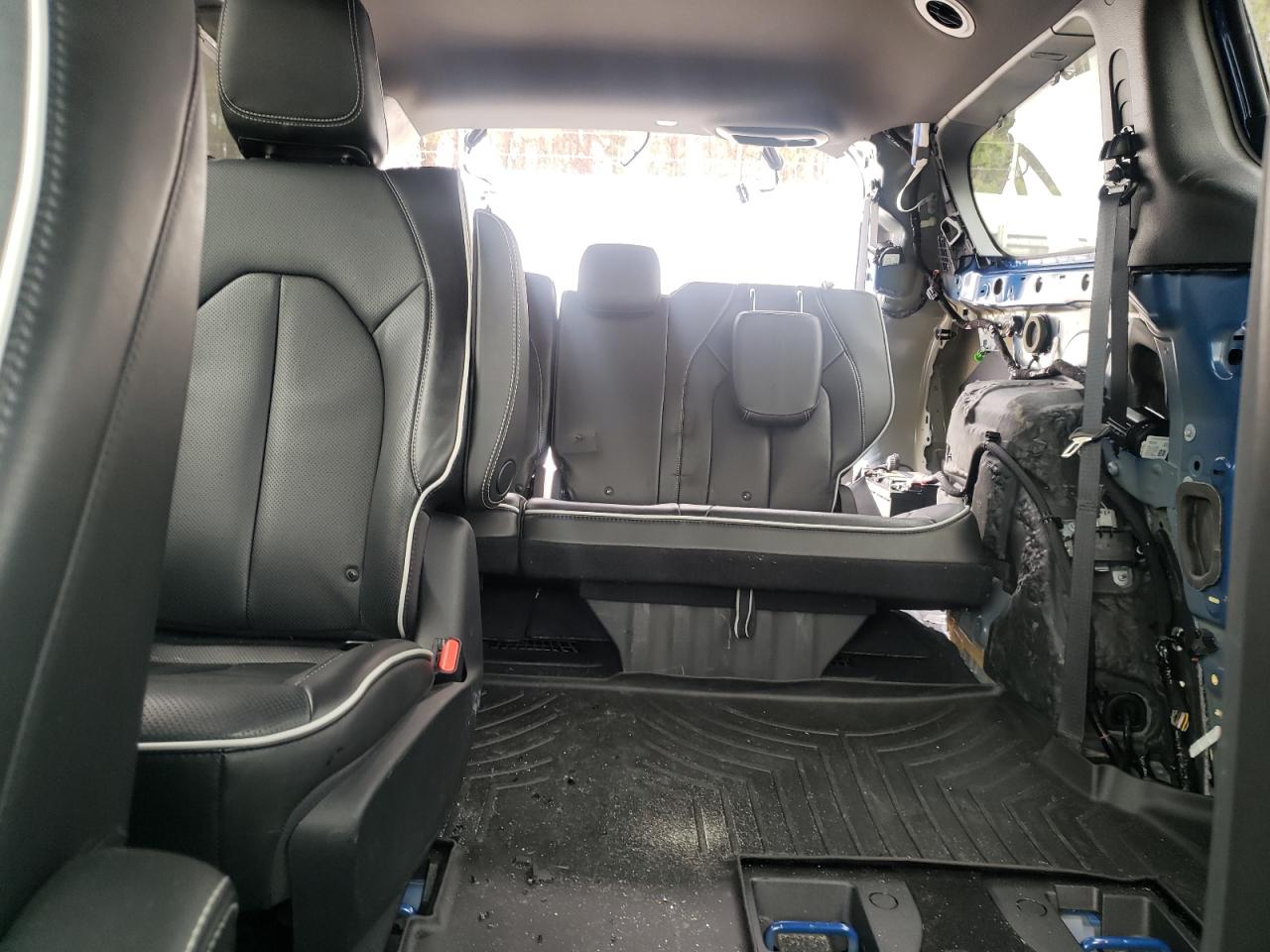 2020 Chrysler Pacifica - Image 10