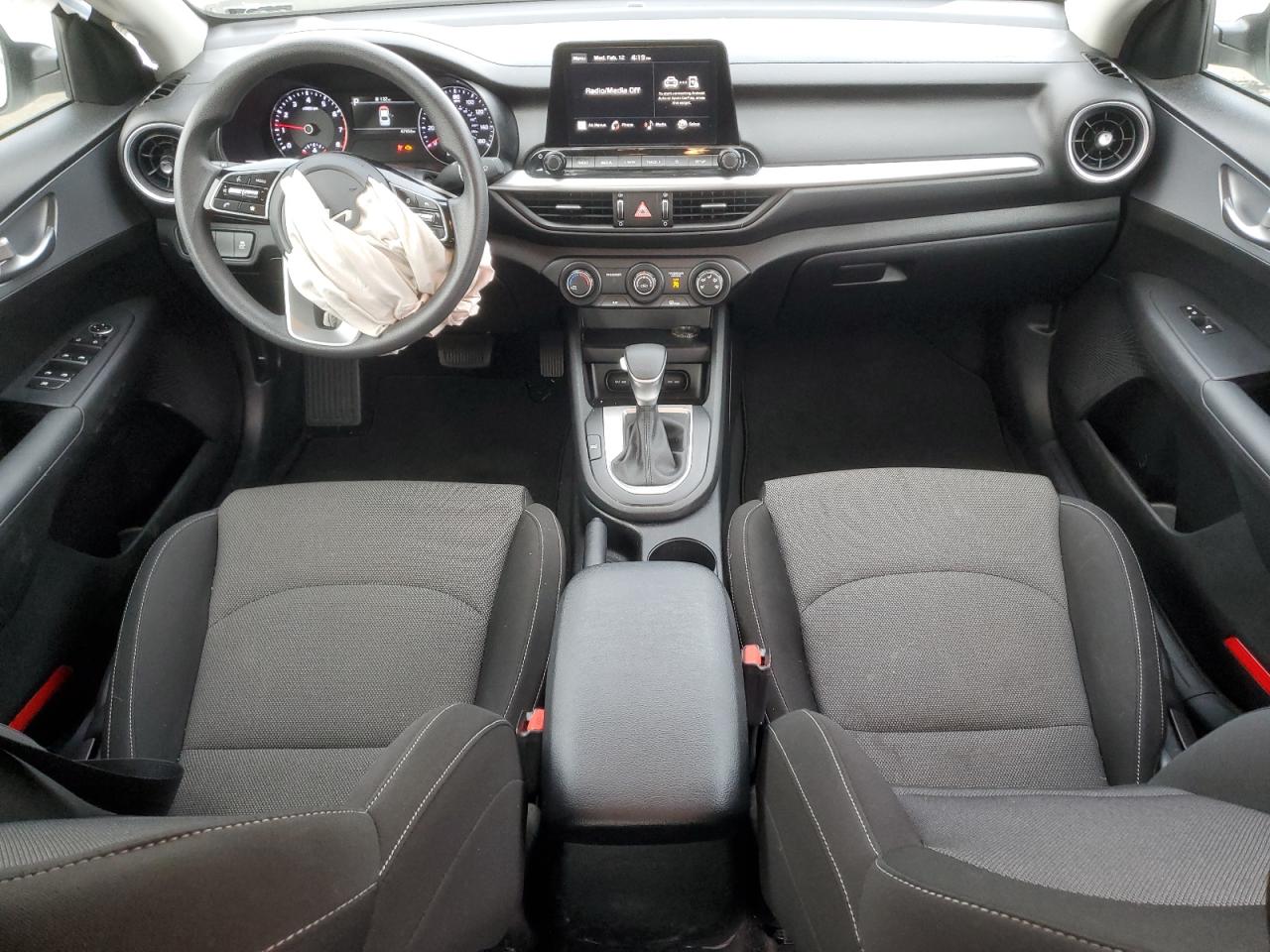 2023 Kia Forte - Image 8