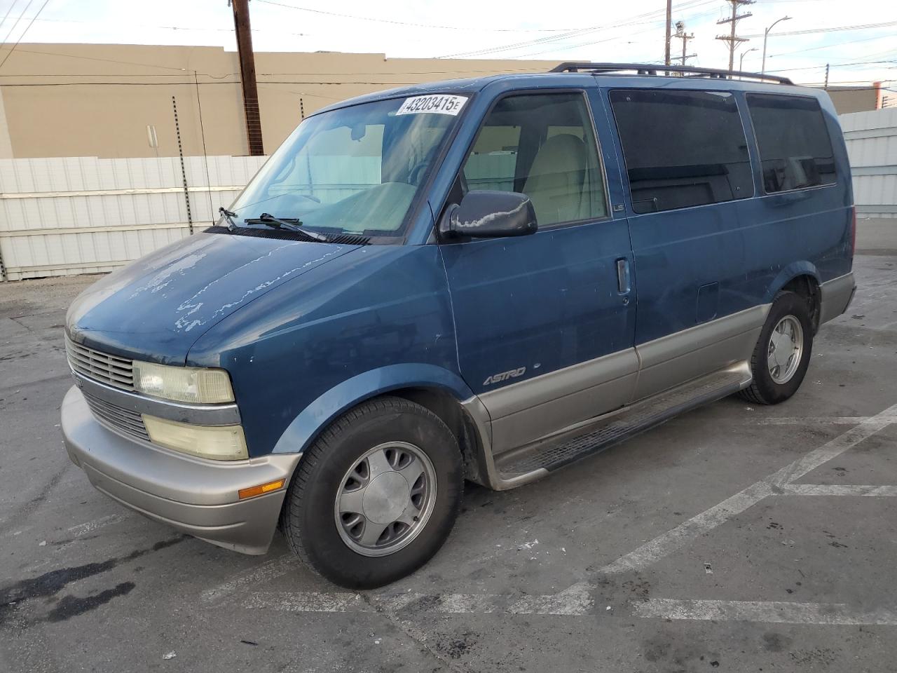 2002 Chevrolet Astro - Image 1