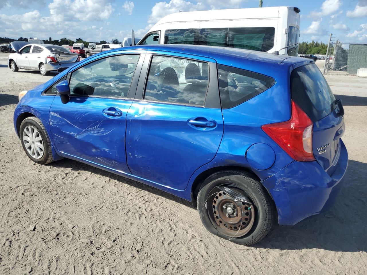 2015 Nissan Versa - Image 2