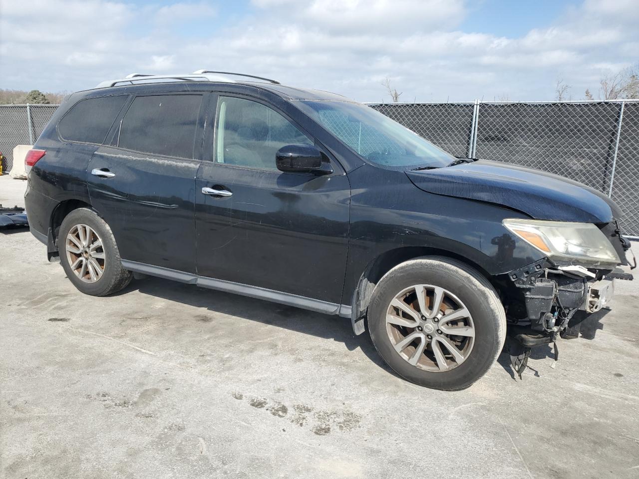 2015 Nissan Pathfinder - Image 4