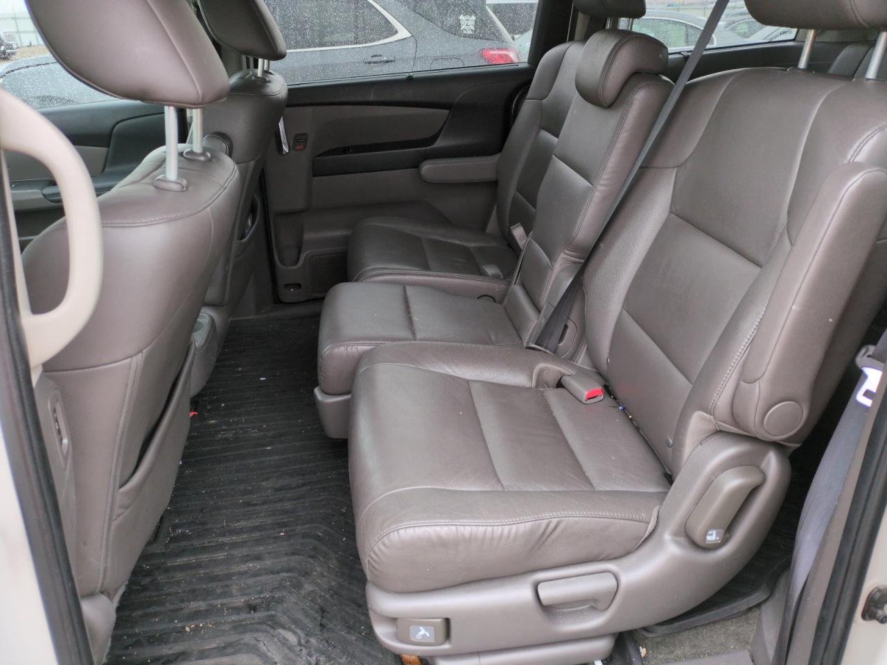 2015 Honda Odyssey - Image 11