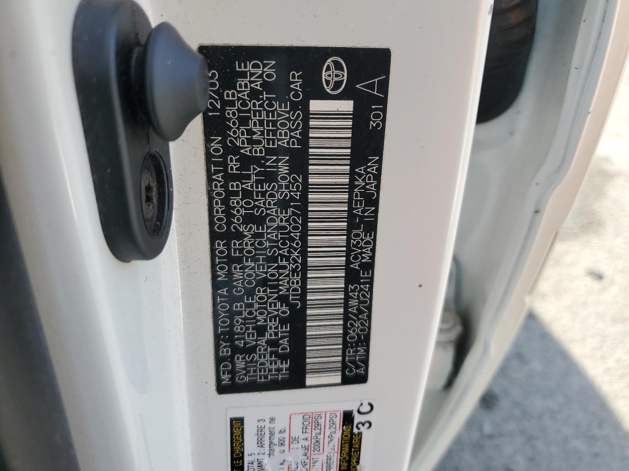 2004 Toyota Camry - Image 12