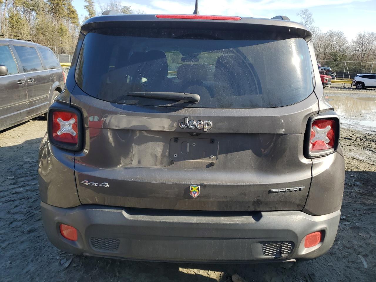2017 Jeep Renegade - Image 6