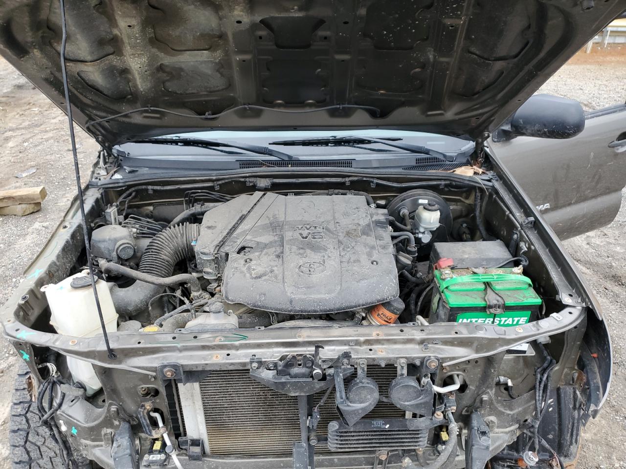 2015 Toyota Tacoma - Image 11