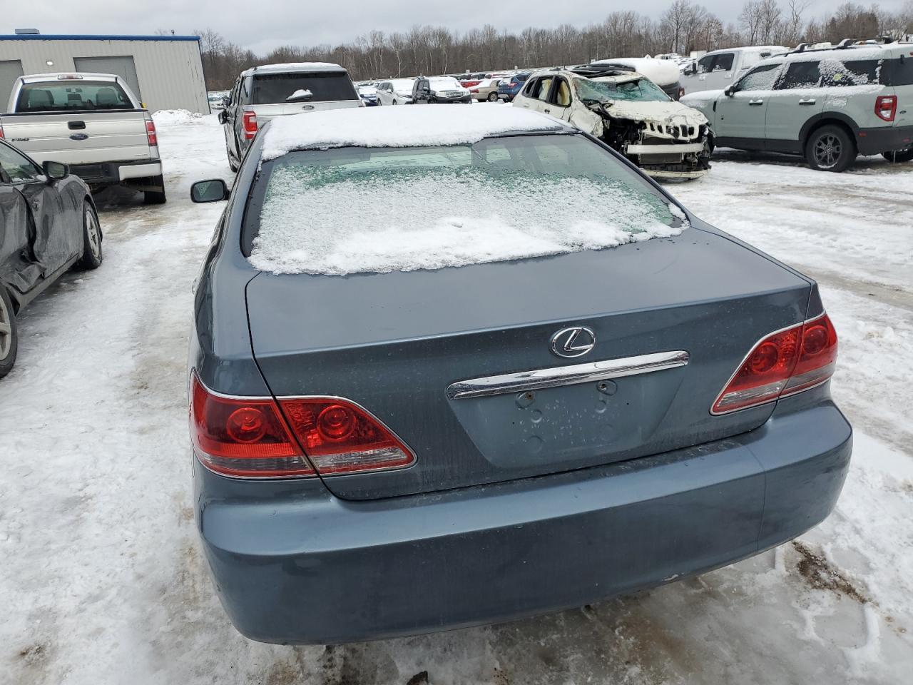 2005 Lexus ES - Image 6
