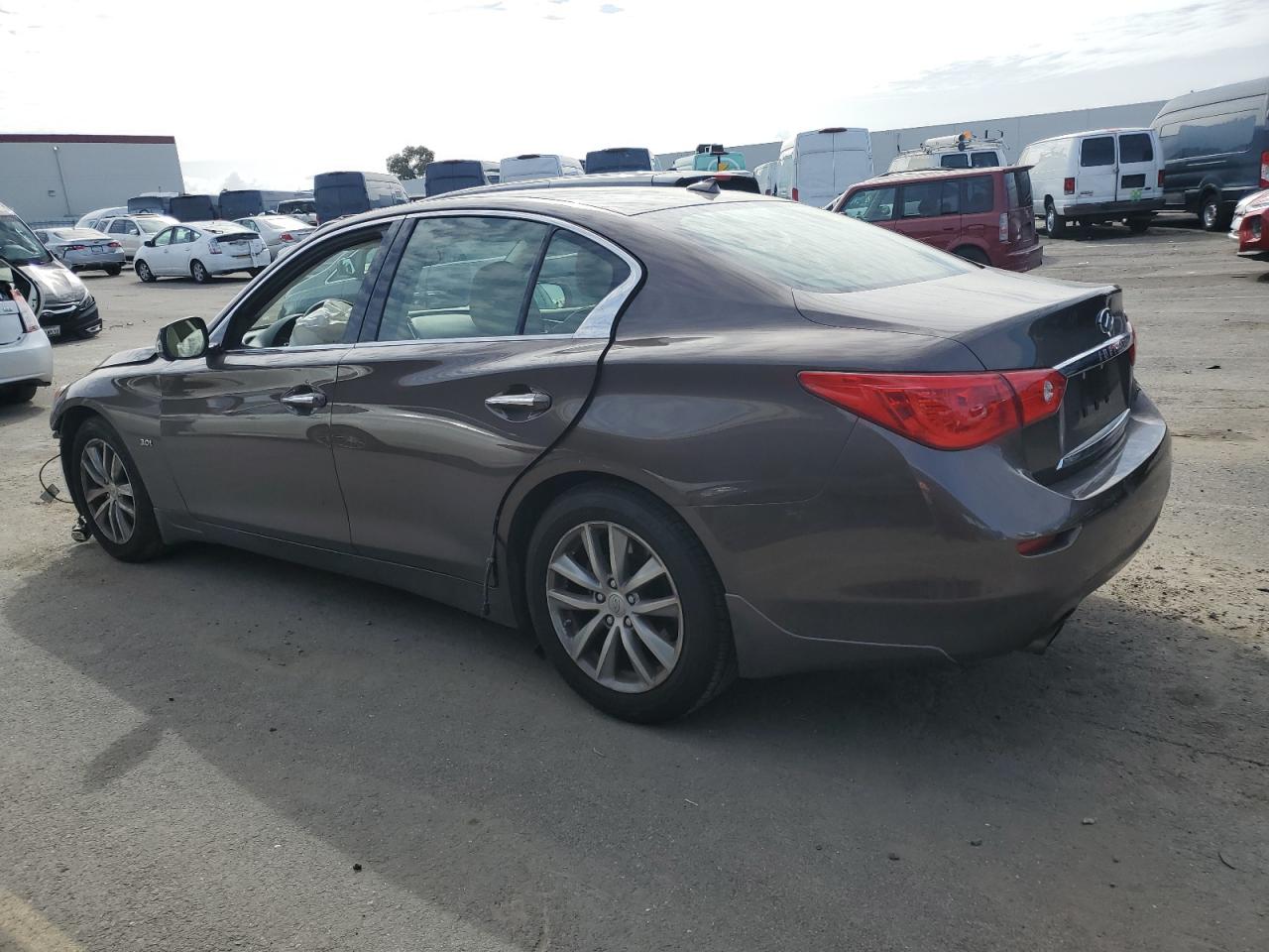 2016 Infiniti Q50 - Image 2