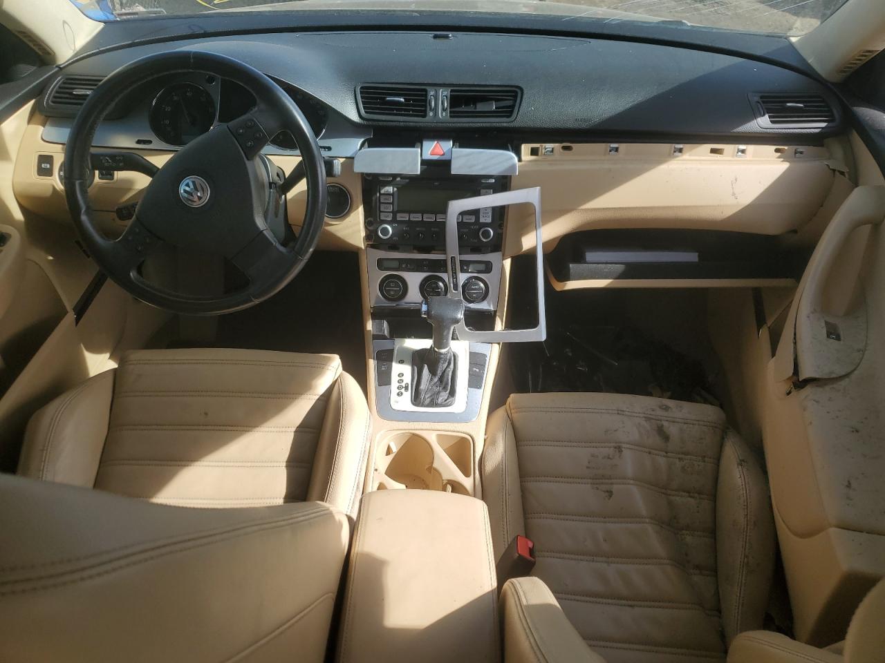 2008 Volkswagen Passat - Image 8
