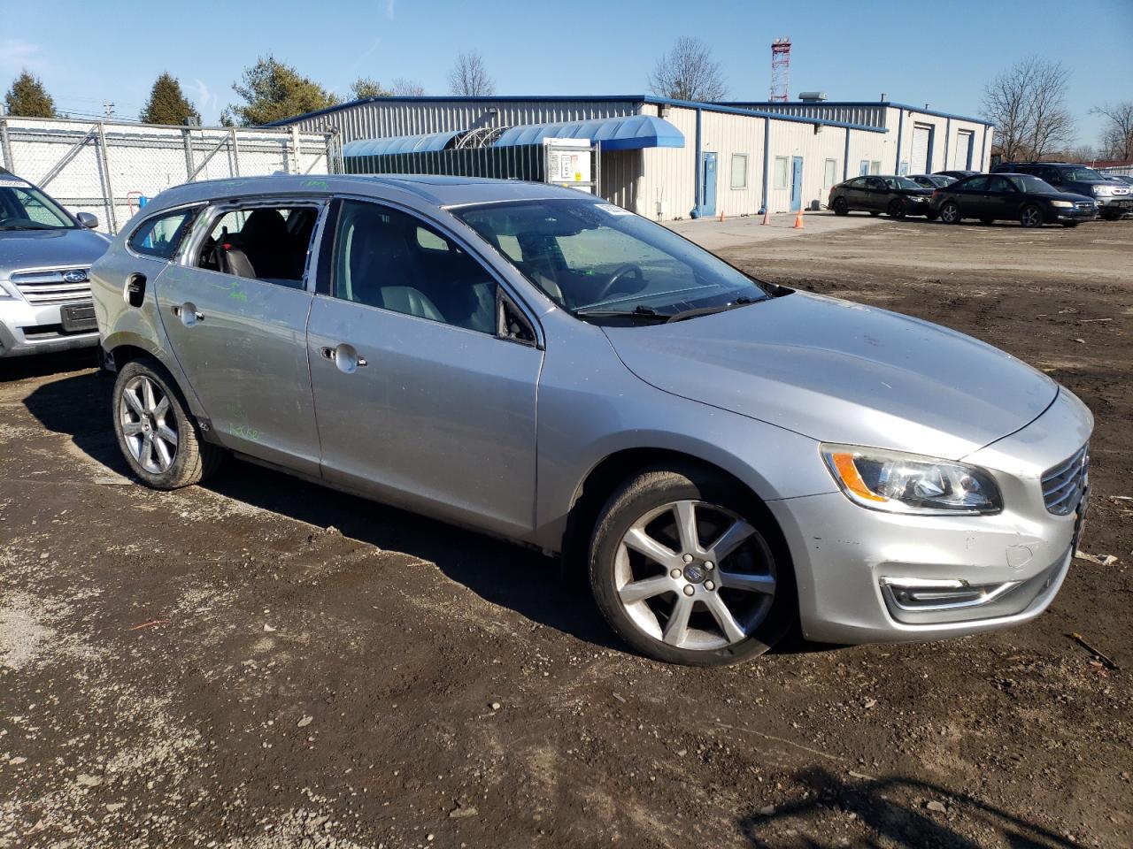 2017 Volvo V60 - Image 4