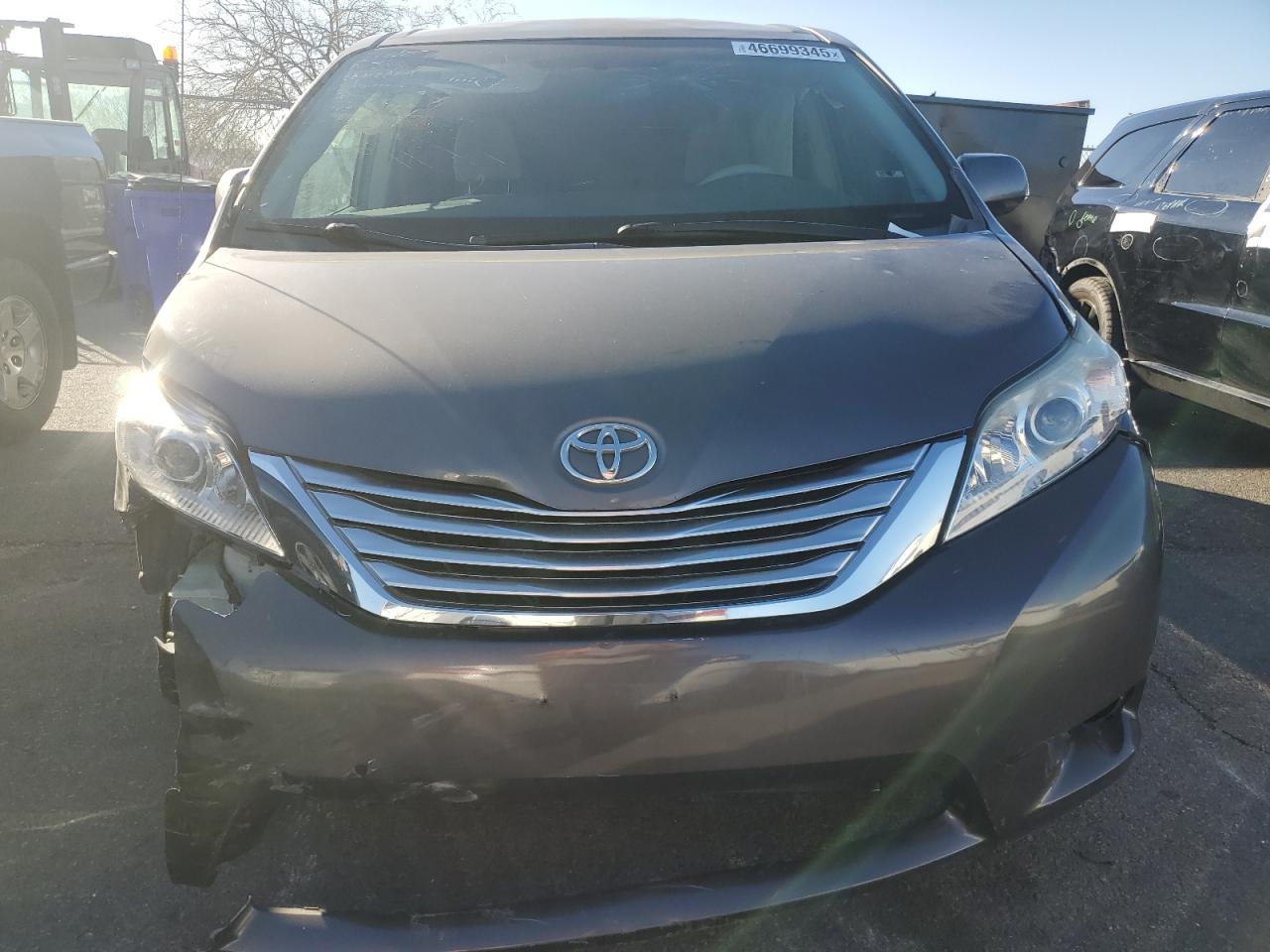 2011 Toyota Sienna - Image 5