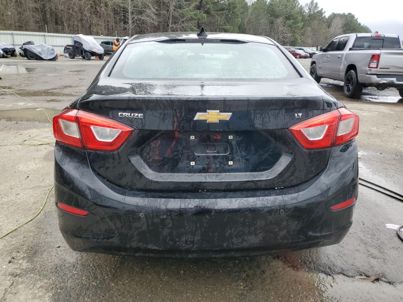 2018 Chevrolet Cruze - Image 6