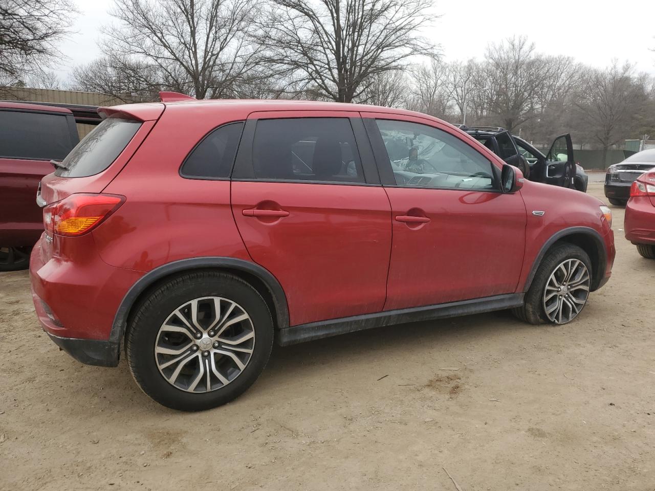 2019 Mitsubishi Outlander - Image 3