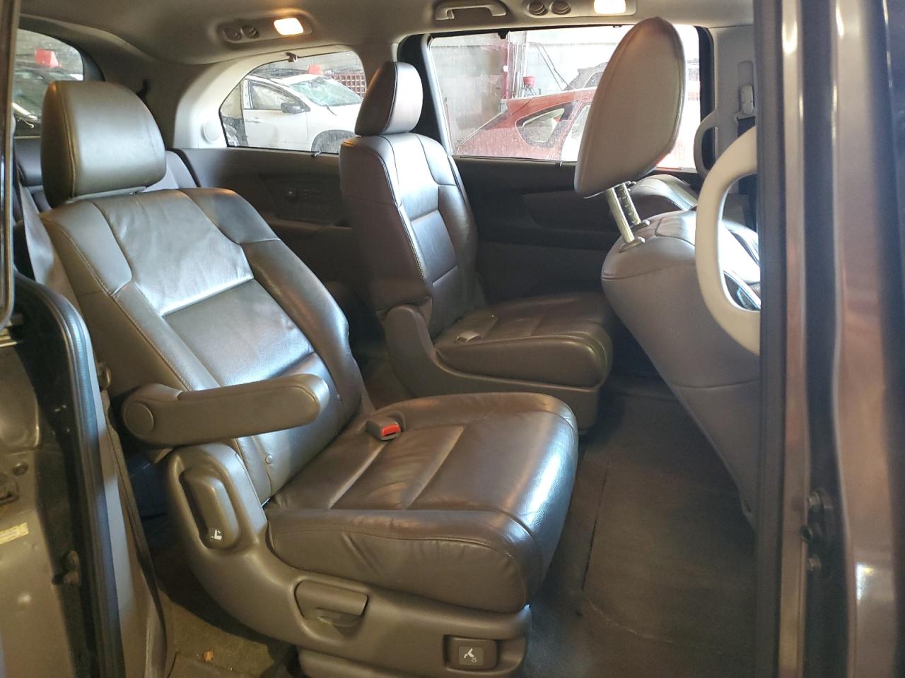 2013 Honda Odyssey - Image 11