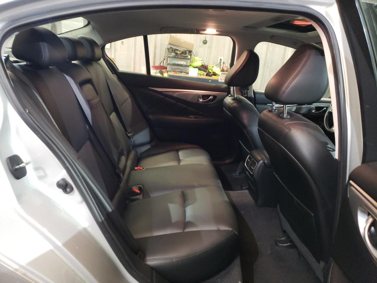 2015 Infiniti Q50 - Image 10