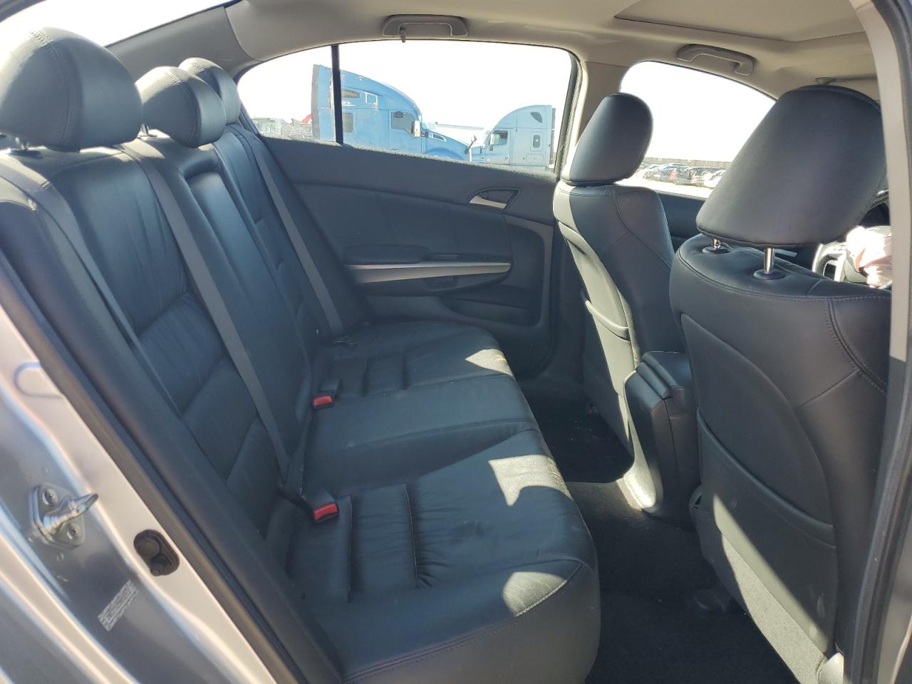 2009 Honda Accord - Image 10