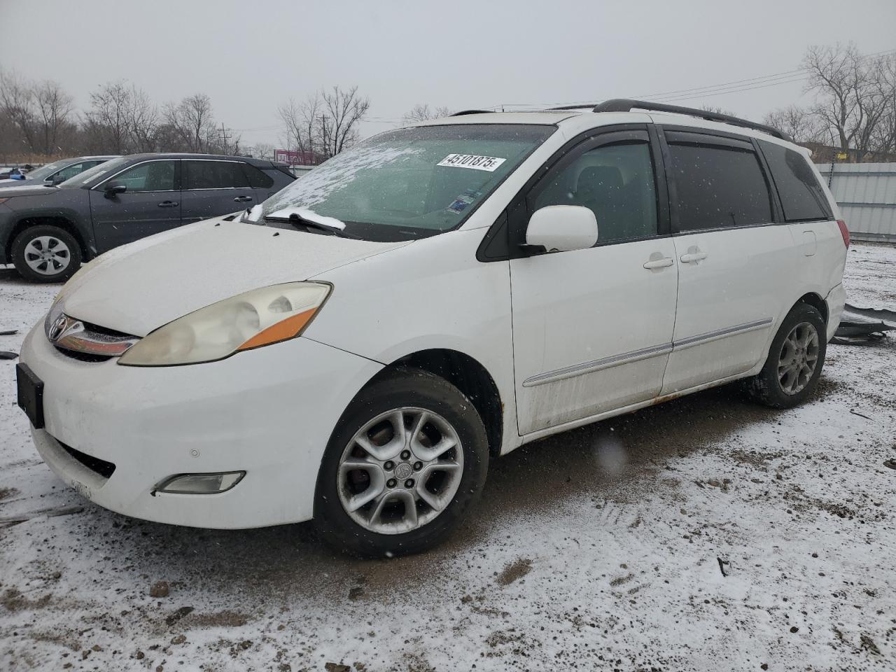 2006 Toyota Sienna - Image 1