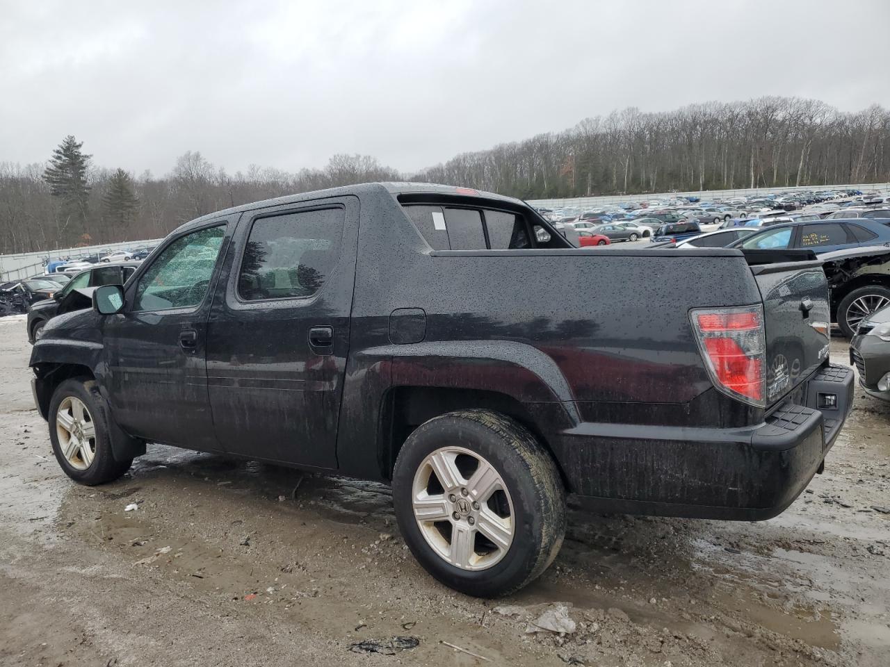 2014 Honda Ridgeline - Image 2