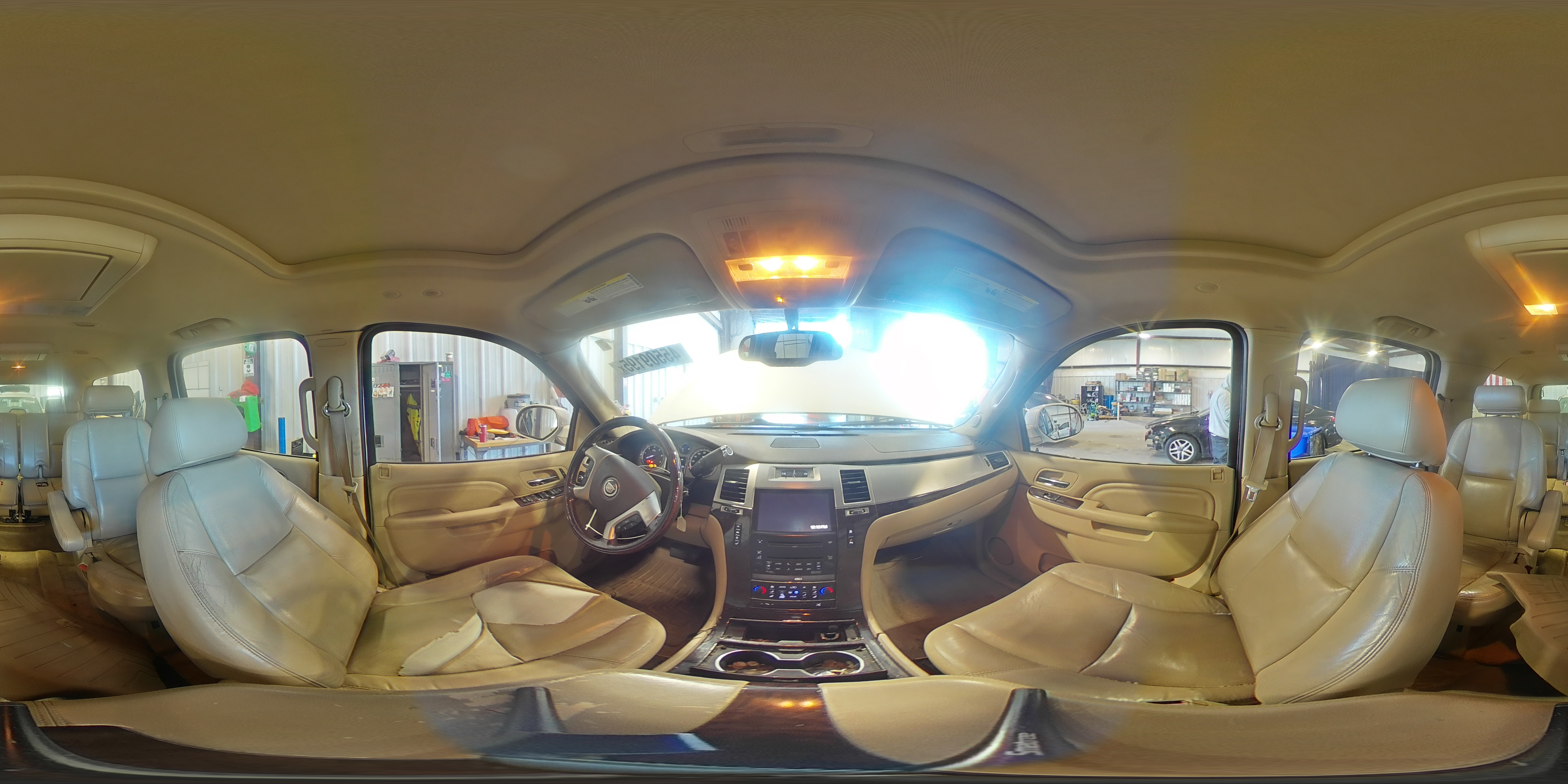2010 Cadillac Escalade - Image 14