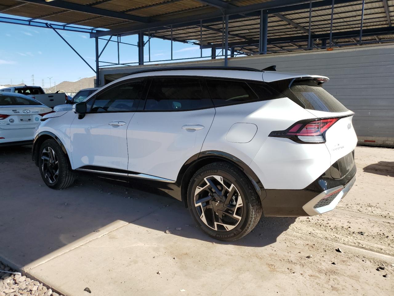 2023 Kia Sportage - Image 2