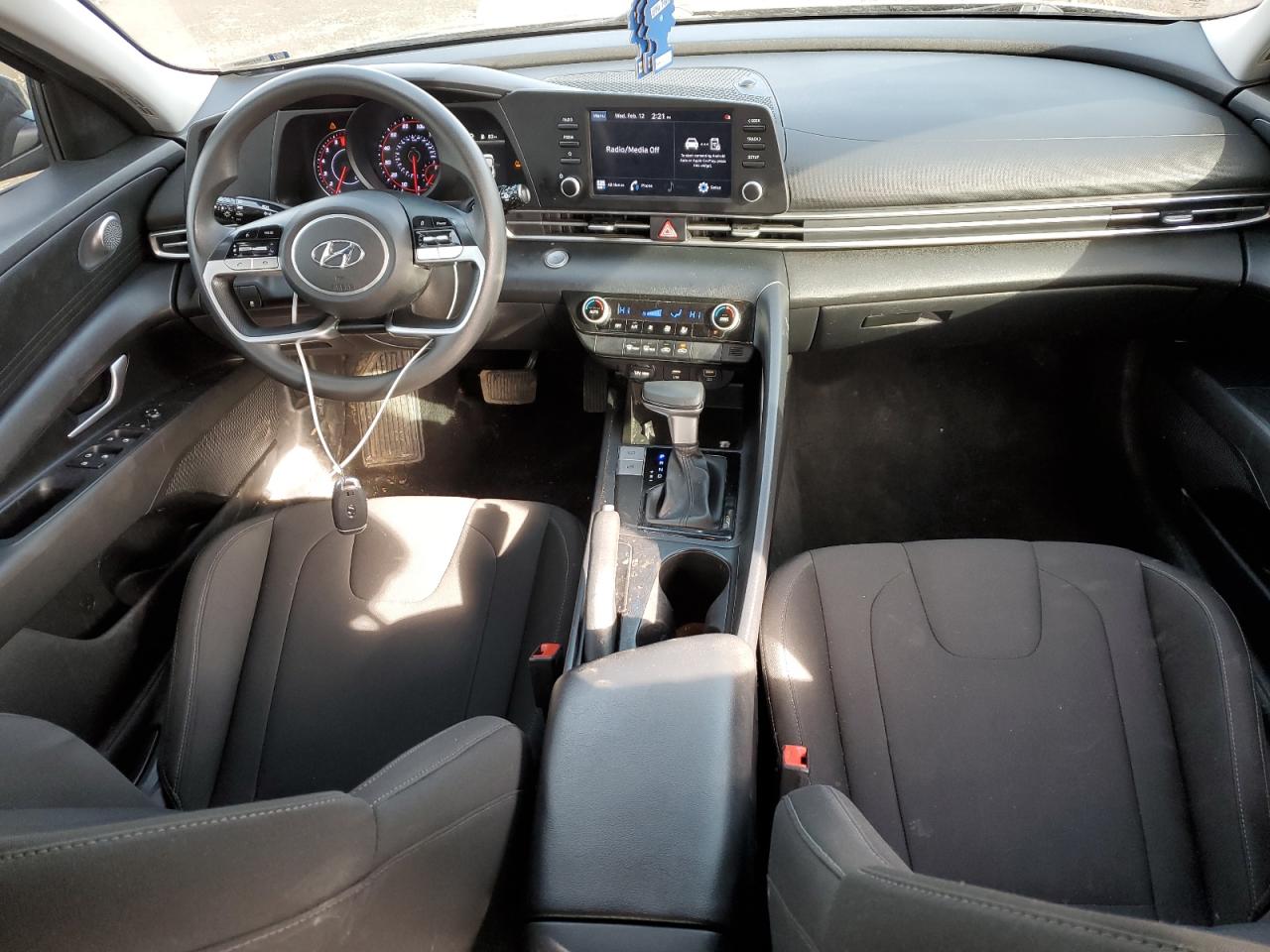 2021 Hyundai Elantra - Image 8