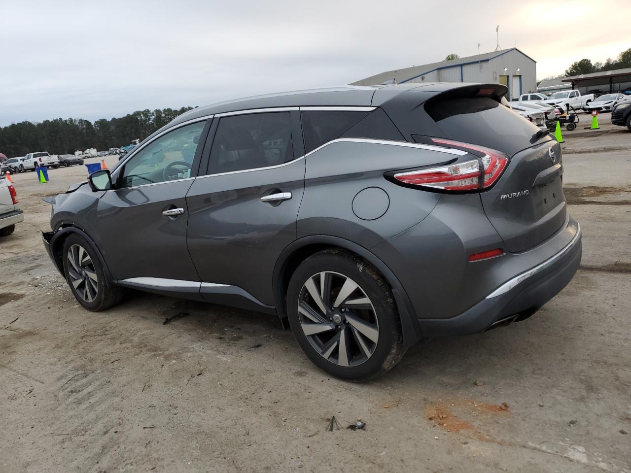 2015 Nissan Murano - Image 2