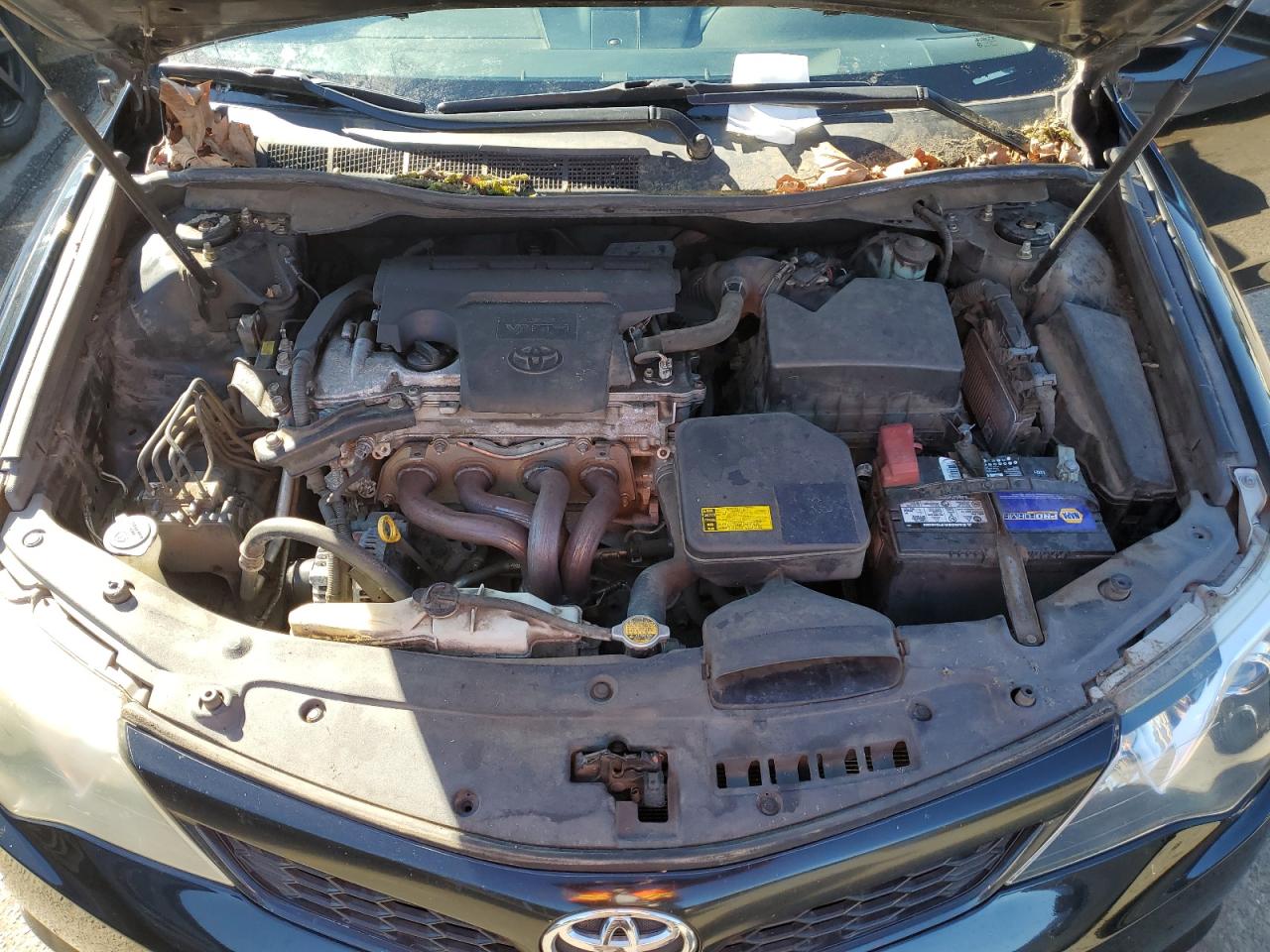 2012 Toyota Camry - Image 11