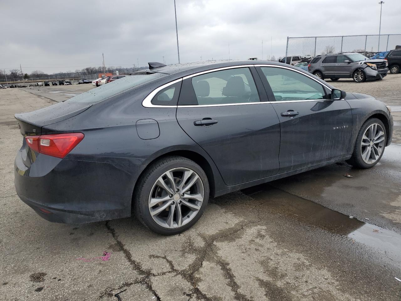 2023 Chevrolet Malibu - Image 3