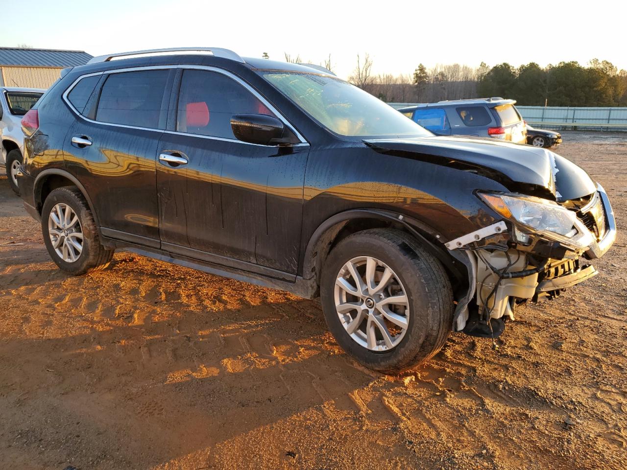 2017 Nissan Rogue - Image 4