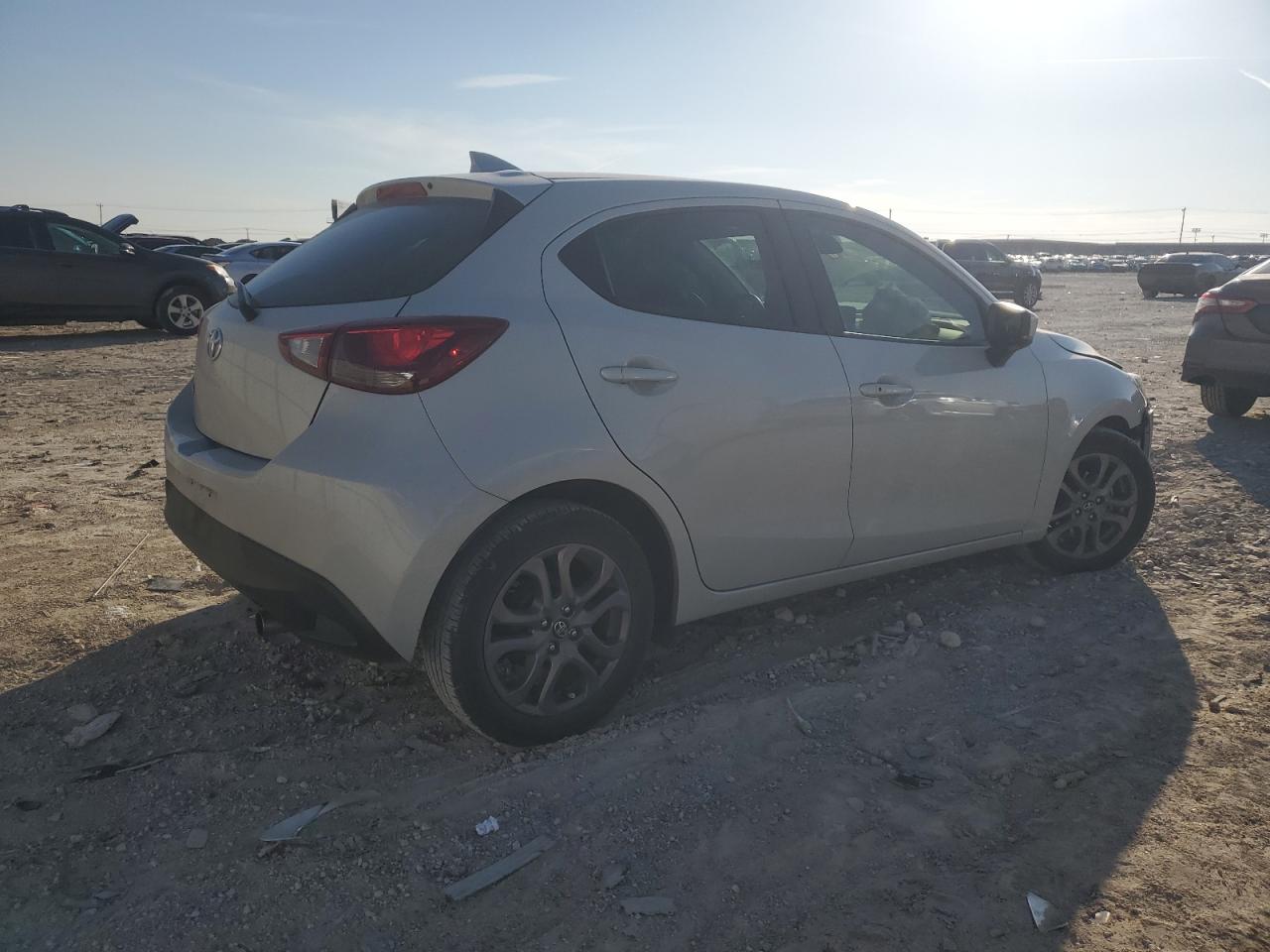 2020 Toyota Yaris - Image 3