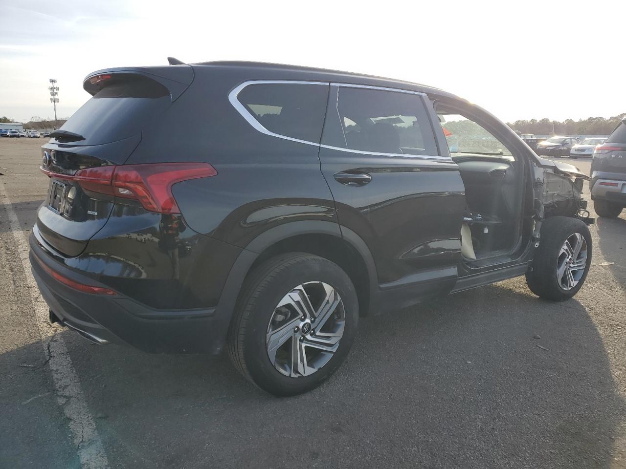 2023 Hyundai Santa Fe - Image 3