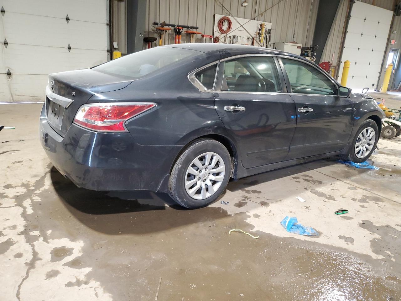 2015 Nissan Altima - Image 3
