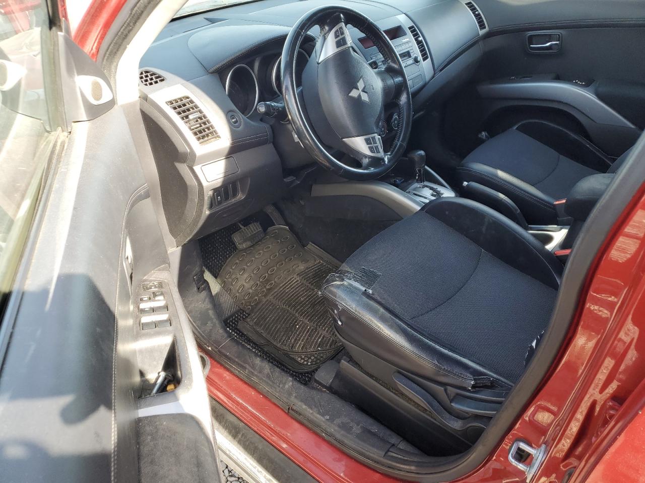 2011 Mitsubishi Outlander - Image 8