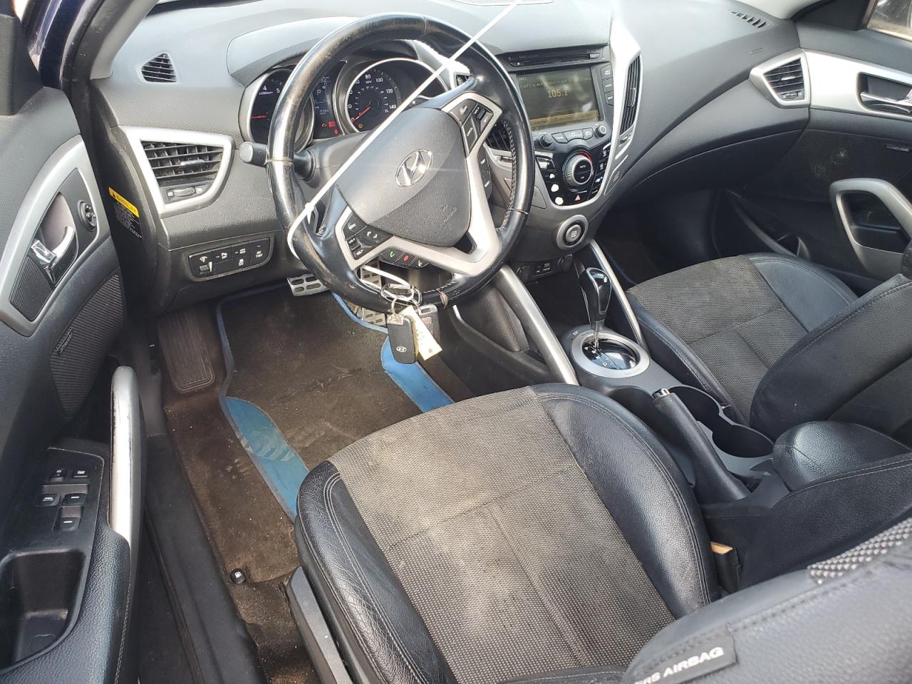 2015 Hyundai Veloster - Image 8