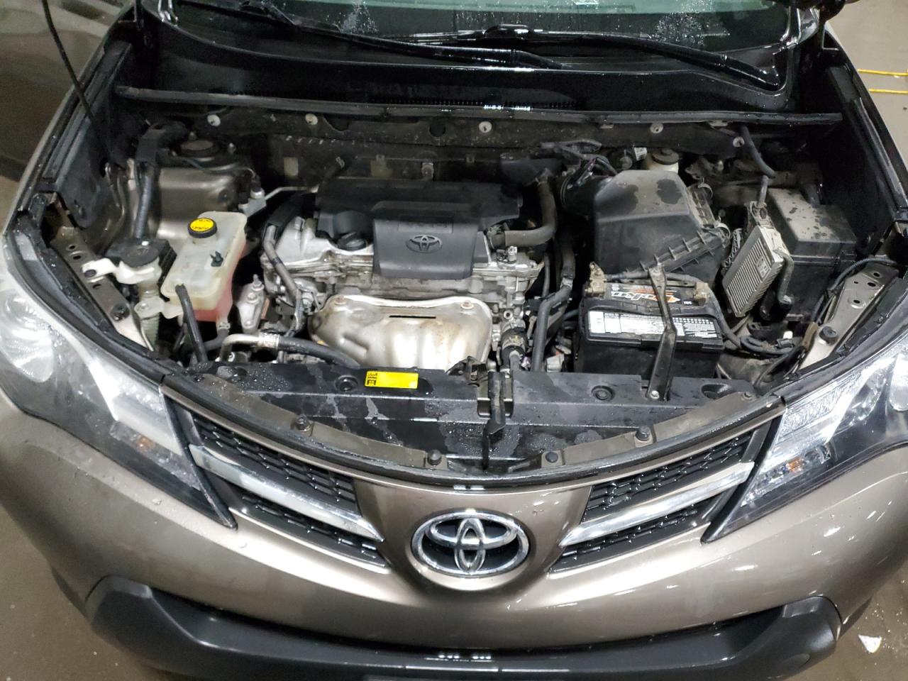 2015 Toyota RAV 4 - Image 13