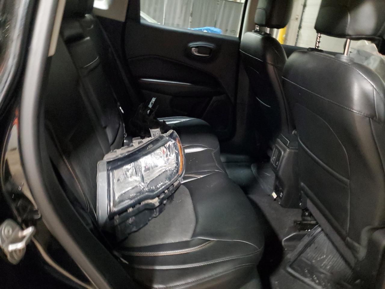 2018 Jeep Compass - Image 11