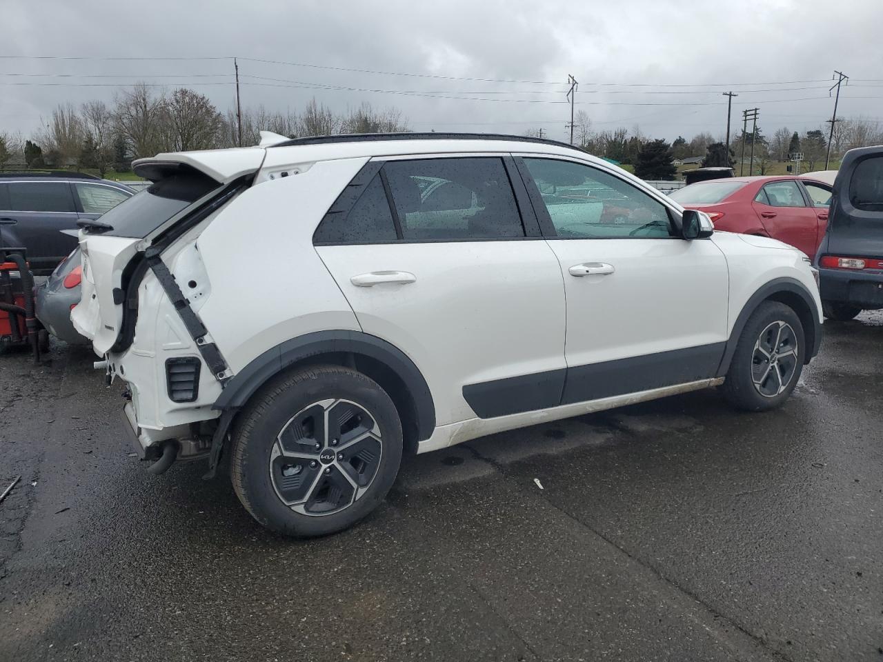 2024 Kia Niro - Image 3