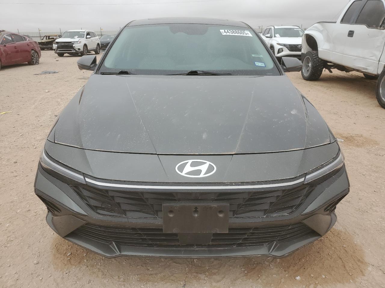 2024 Hyundai Elantra - Image 5
