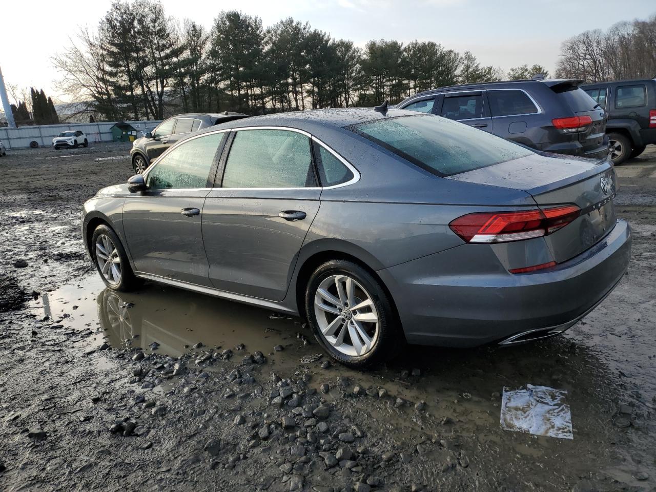2020 Volkswagen Passat - Image 2