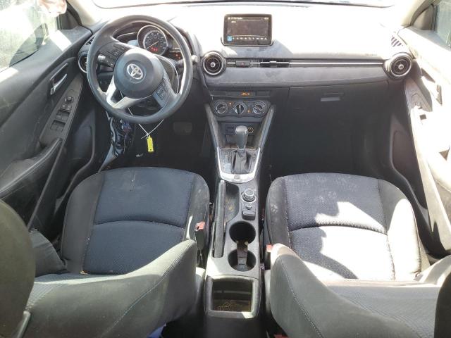 Sedans TOYOTA YARIS 2017 Biały